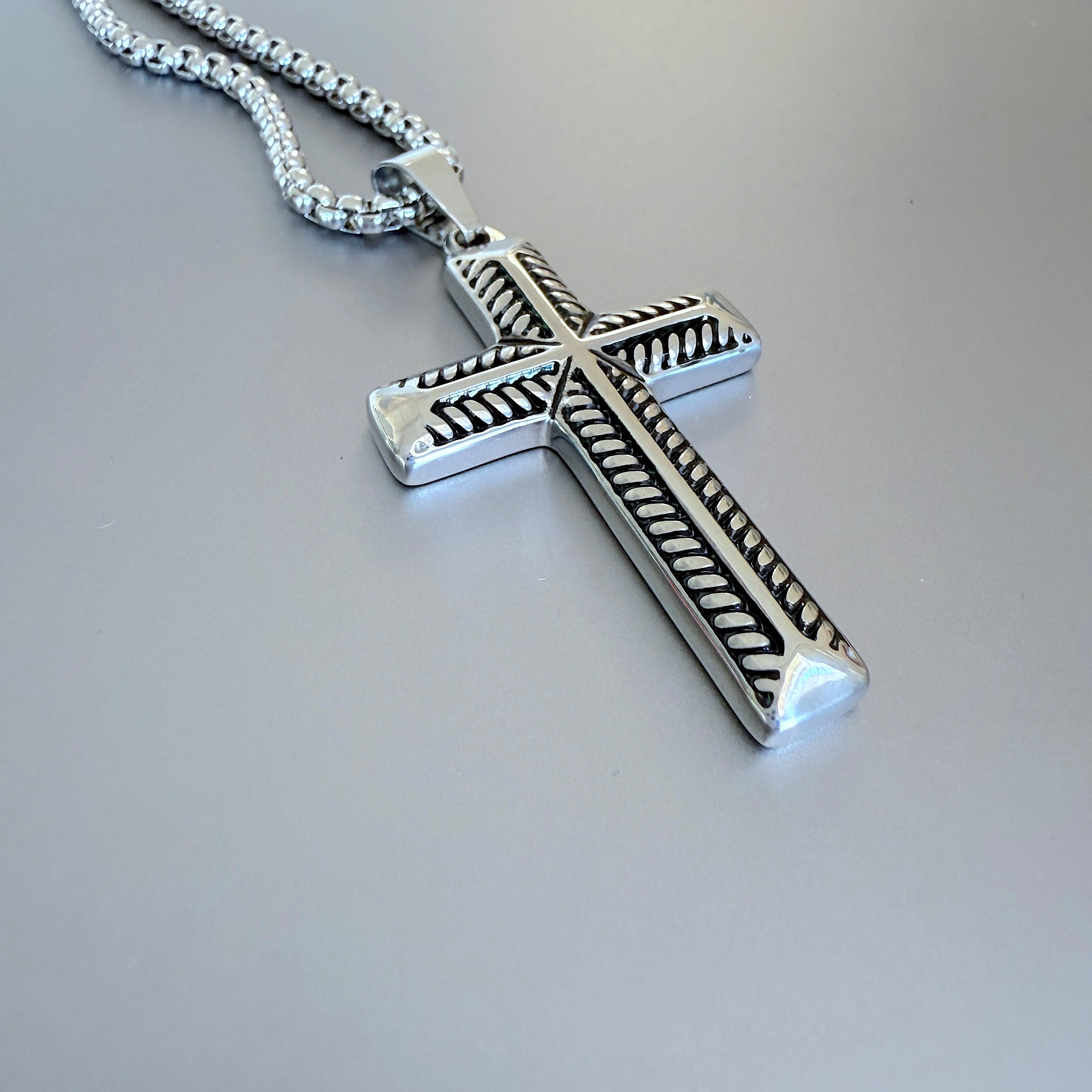 Men's Textured Silver Cross Pendant Necklace, 45mm