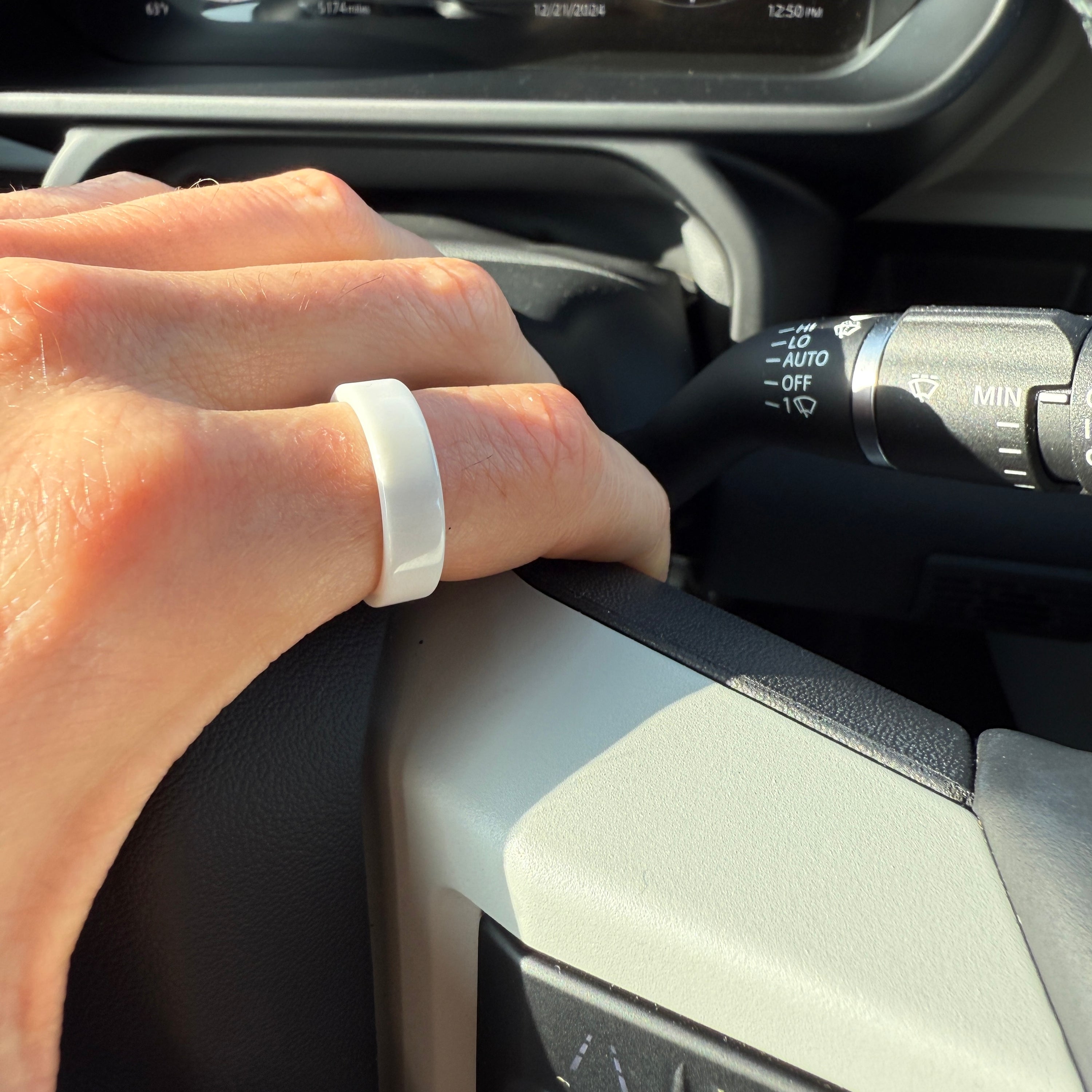 White Ceramic Ring, 6mm