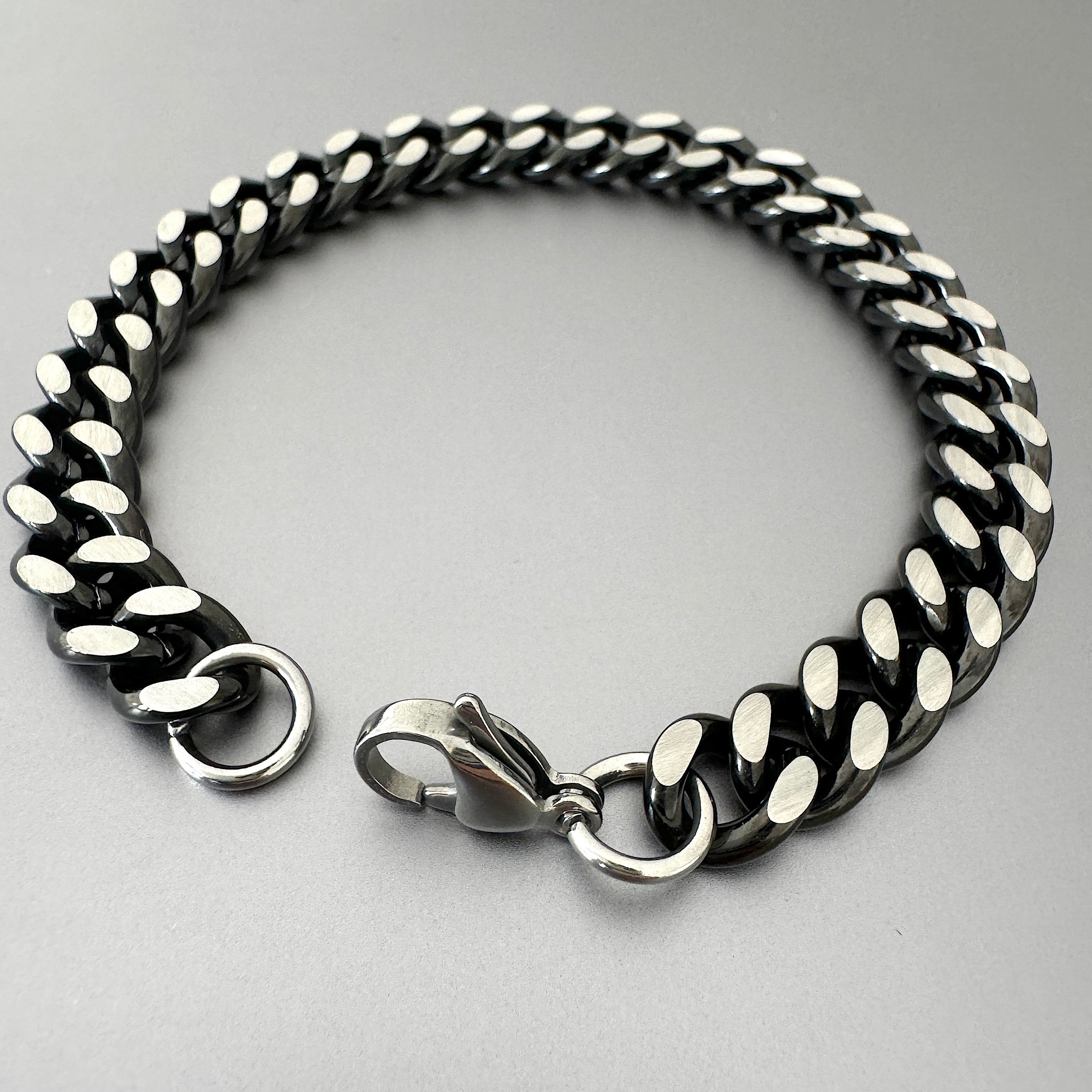 Cuba Link Chain Bracelet, Flat Cut Oxidized 8mm