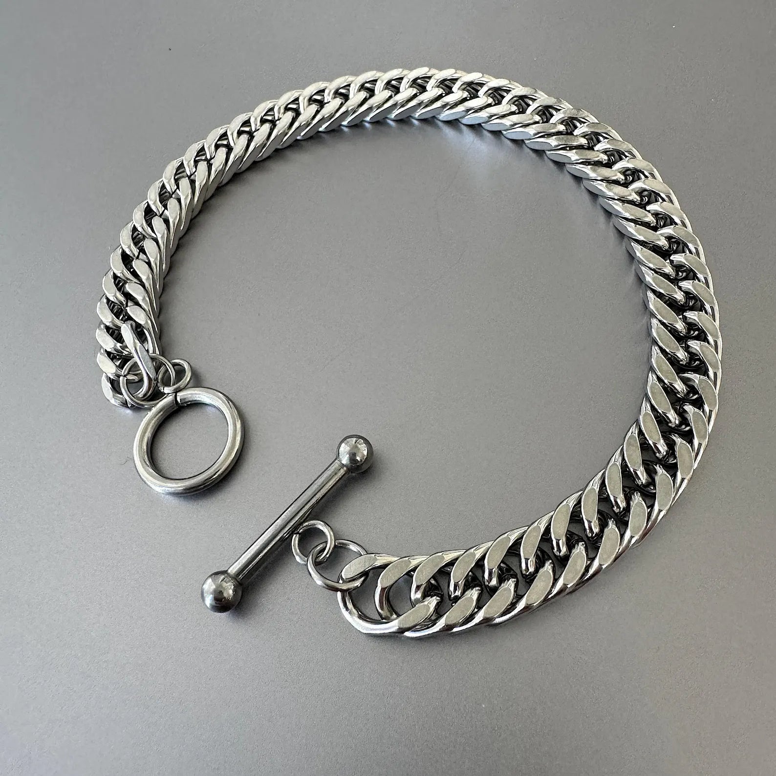 Compact Curb Chain Link Bracelet Toggle