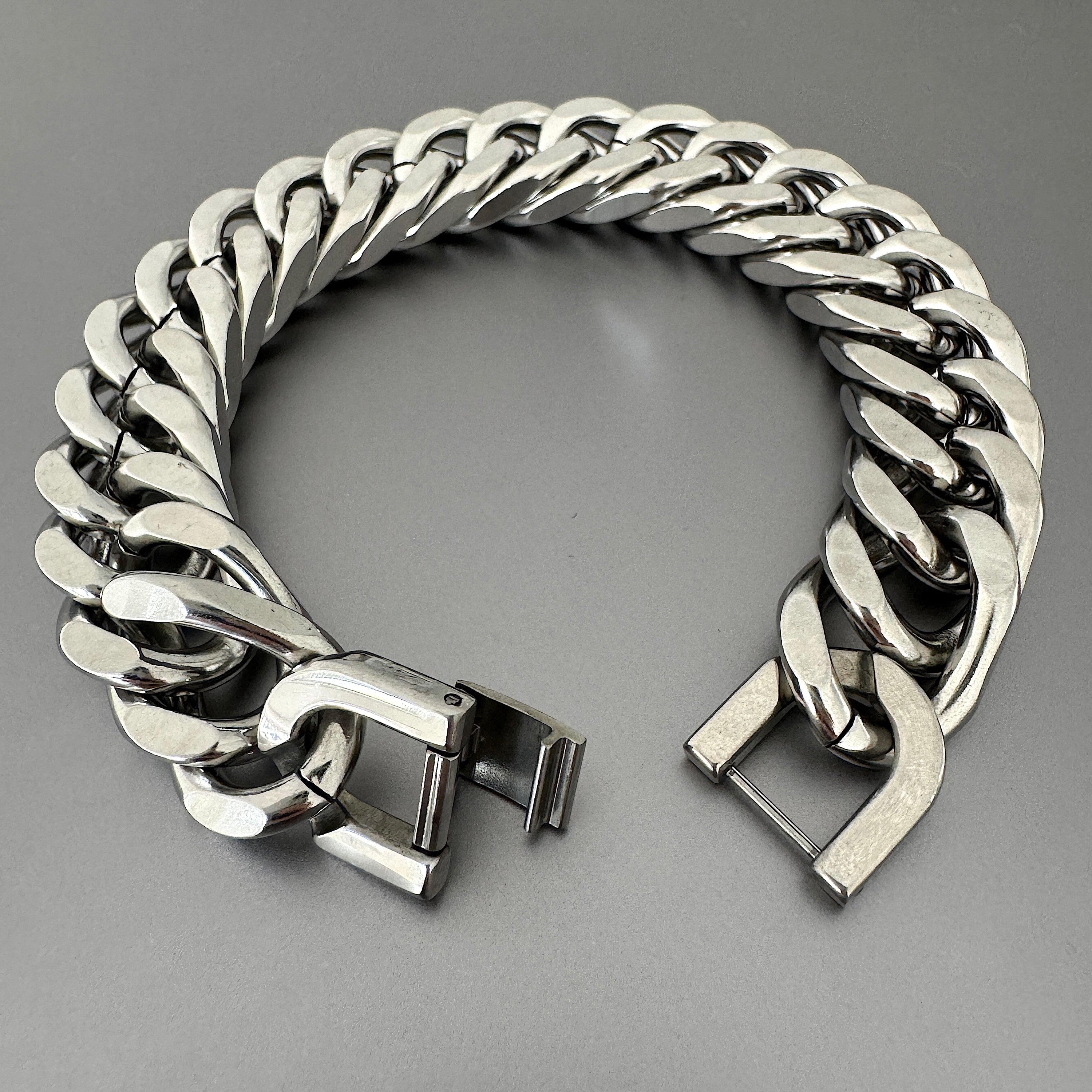 Ultra Bold Chain Link Bracelet